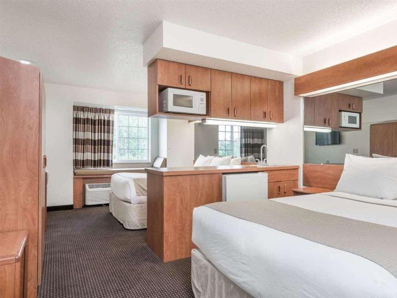 Microtel Inn & Suites By Wyndham Rice Lake Εξωτερικό φωτογραφία