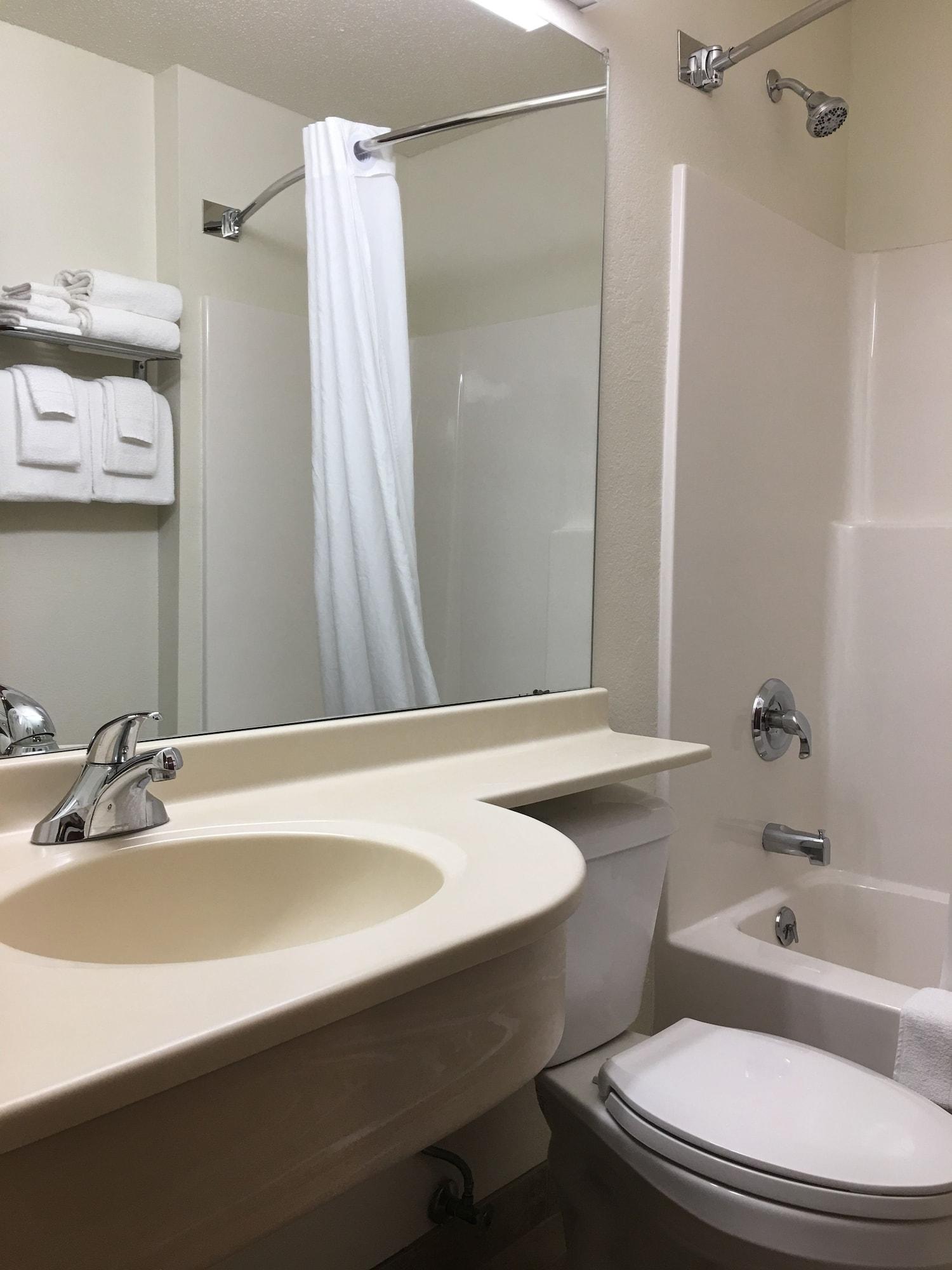 Microtel Inn & Suites By Wyndham Rice Lake Εξωτερικό φωτογραφία