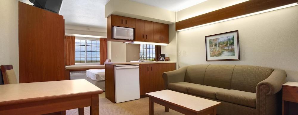 Microtel Inn & Suites By Wyndham Rice Lake Εξωτερικό φωτογραφία