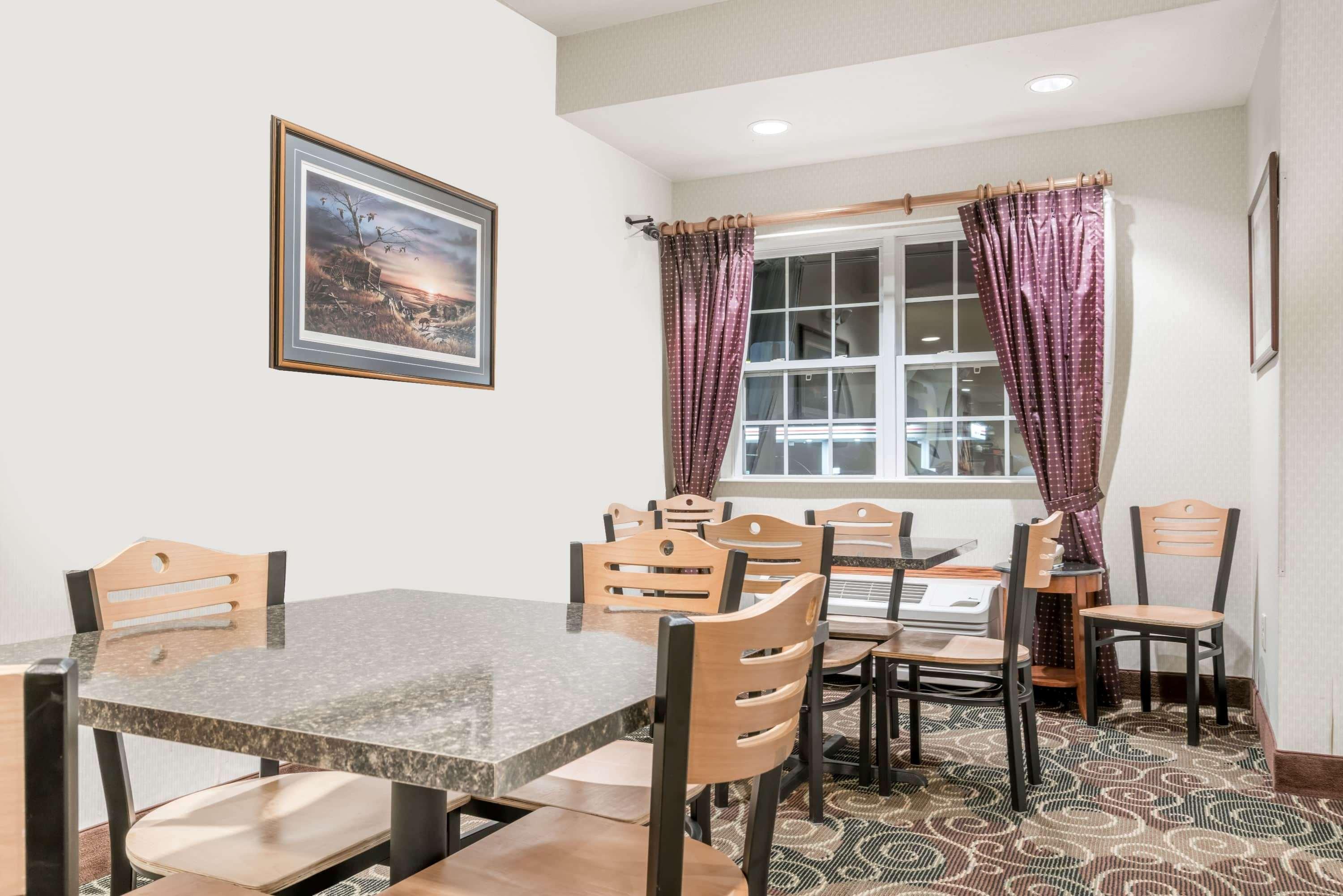 Microtel Inn & Suites By Wyndham Rice Lake Εξωτερικό φωτογραφία